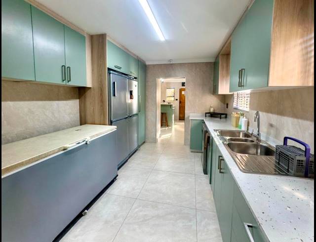 4 BEDROOM HOUSE FOR SALE IN WEMBLEY